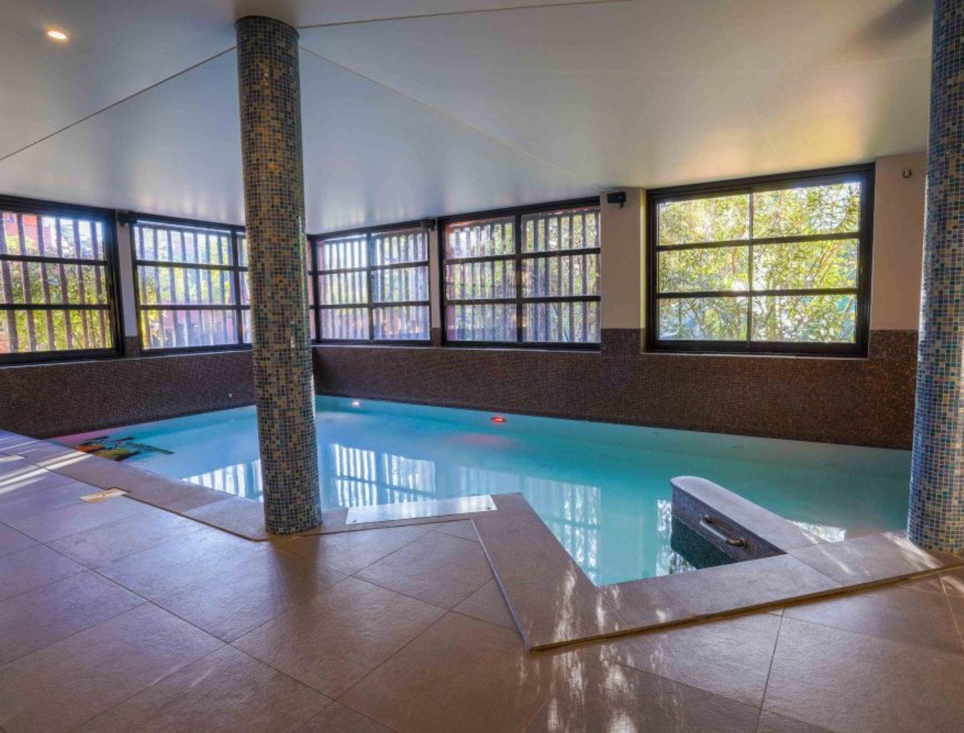 Coupon de réduction de 172 € pour 2 soins luxe hydrorelaxant 2 personnes à -50% massage huiles essentielles + drainage Spa Le Nid'O - Montpellier (34) -