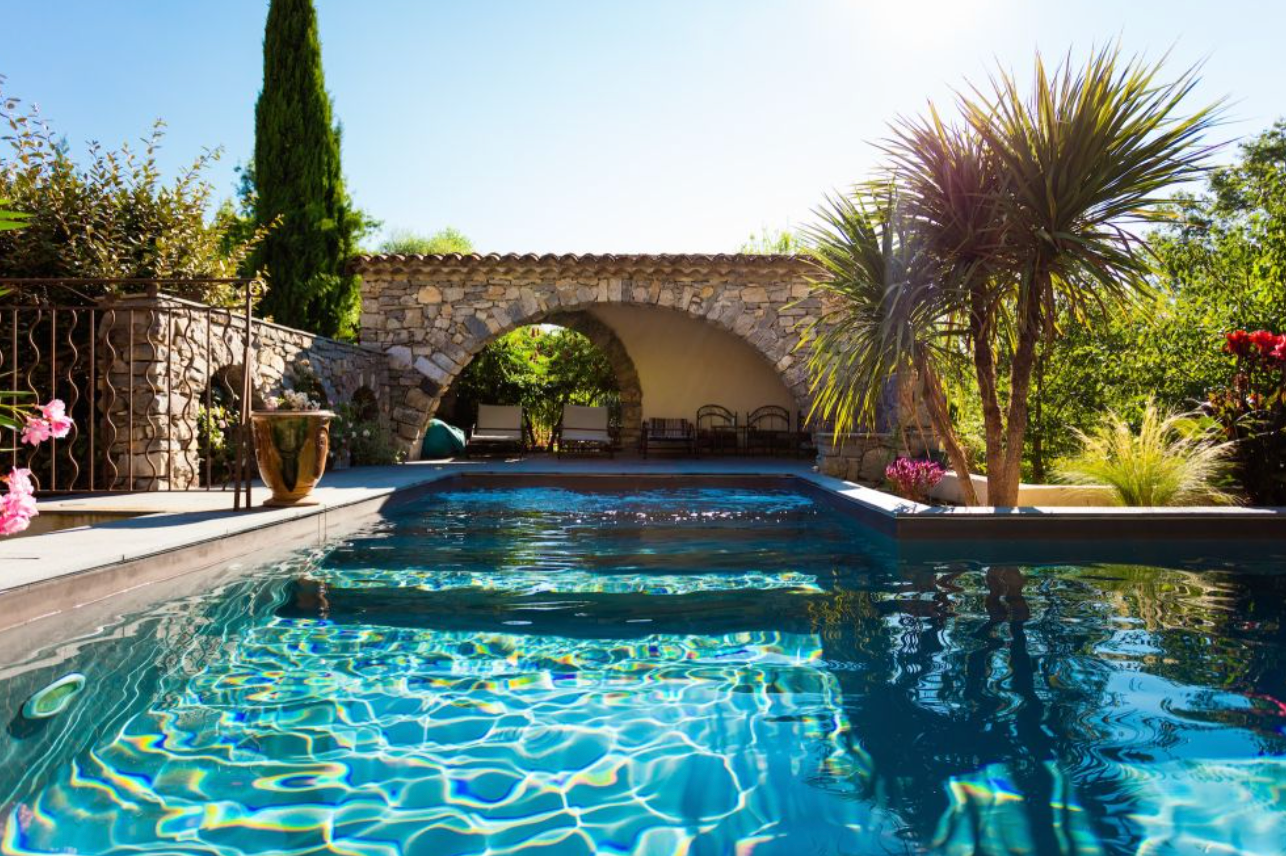 Coupon de réduction de 48,50€ pour 1 nuit en chambre junior -50% au Jardin aux Sources - Brissac (34)