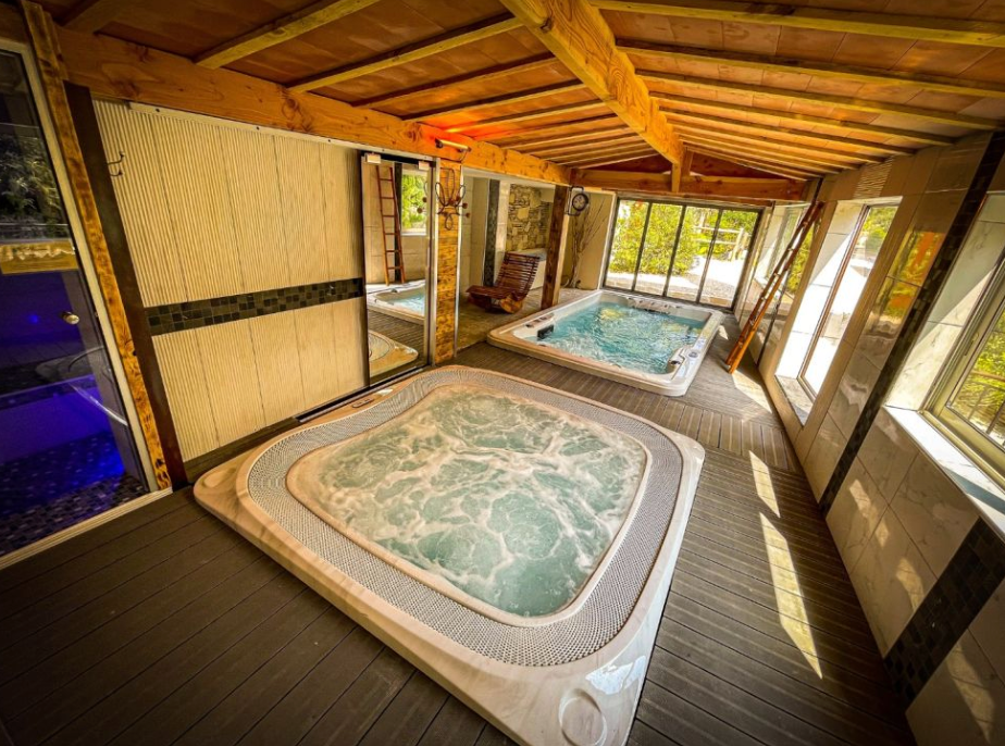 Coupon de réduction de 48,50€ pour 1 nuit en chambre junior -50% au Jardin aux Sources - Brissac (34)