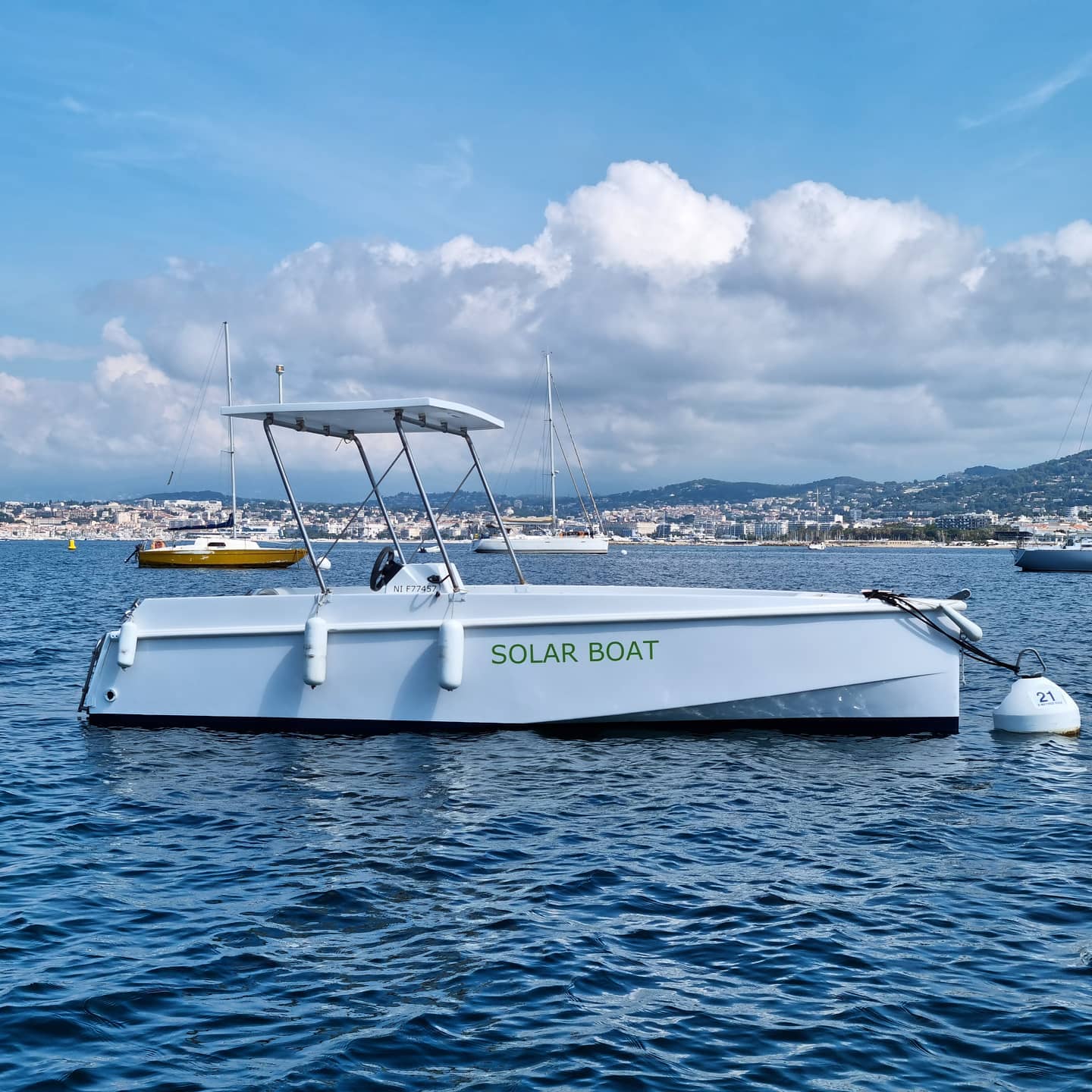 Coupon de réduction : 50% de remise sur 1 Forfait Location Journée (140€ au lieu de 280€) - Valable chez SOLAR BOAT - à CANNES (06)