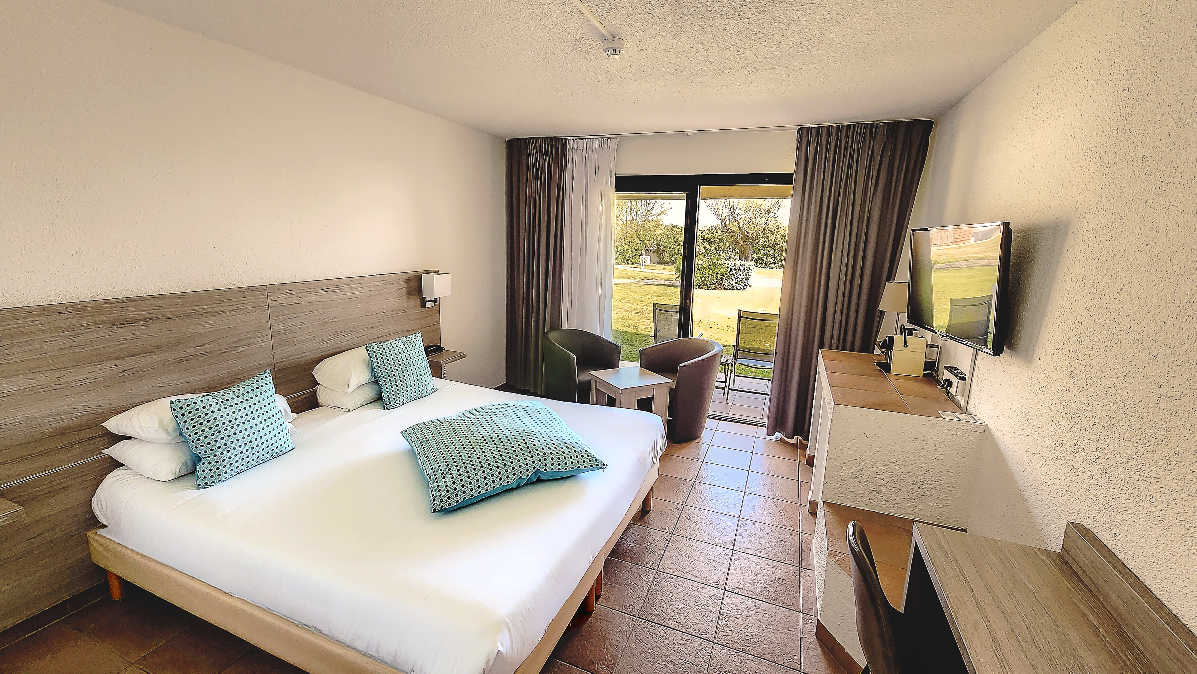 Coupon de réduction : 1 nuit achetée la 2ème à -50% * (Valable en moyenne saison) - Valable à THALACAP - à LES SAINTES-MARIES-DE-LA-MER (13)