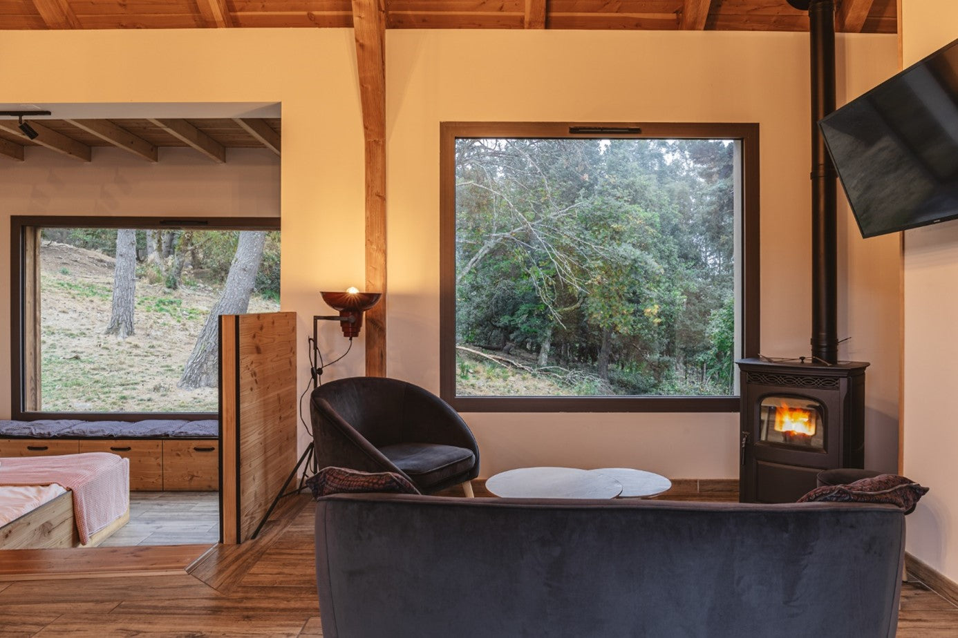 Coupon de réduction : Une nuit achetée = La deuxième à -50% * + Vos entrées au parc offertes - Valable chez LES LOUPS DU GEVAUDAN - à ST LEGER DE PEYRE (48)