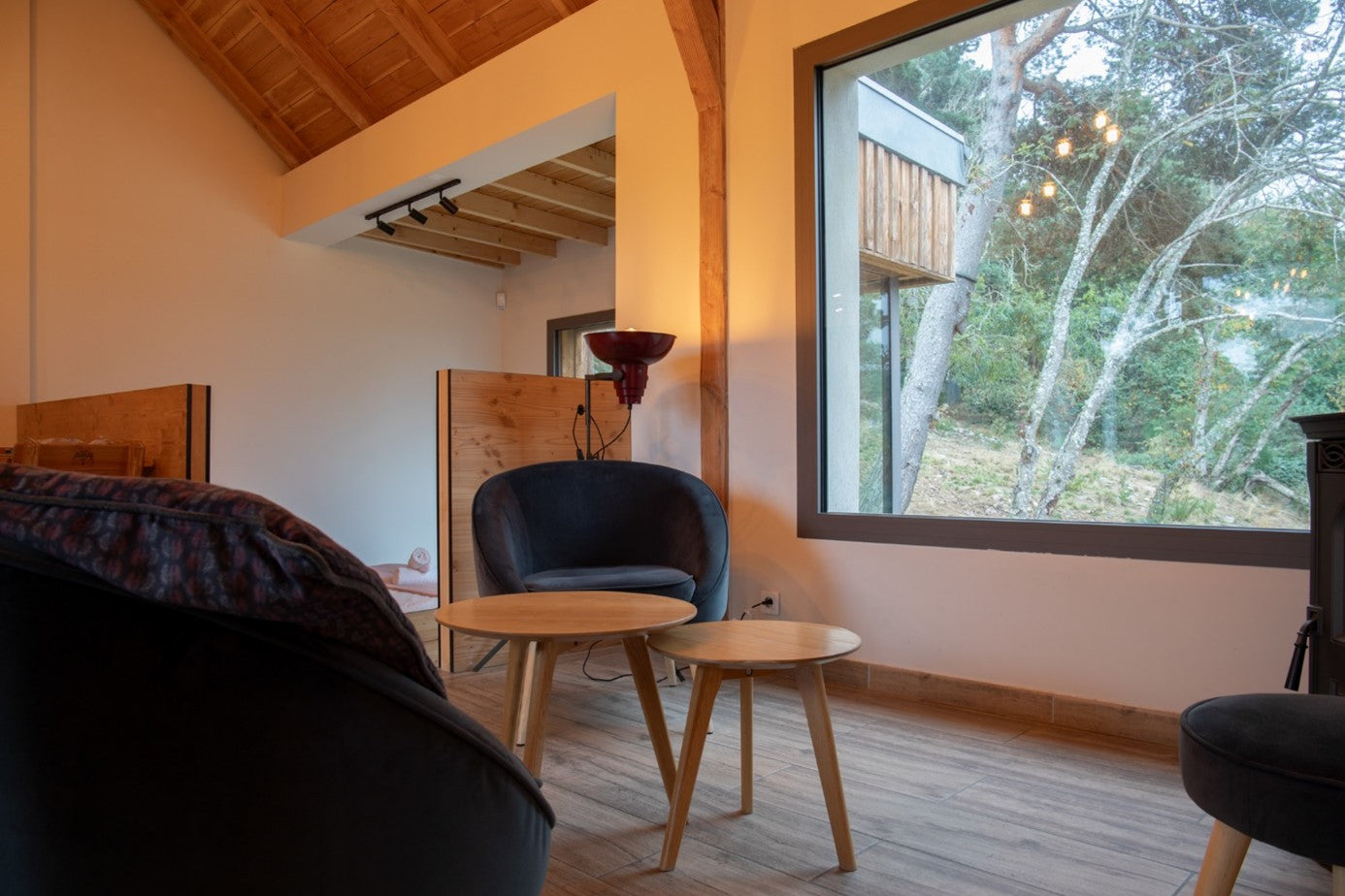 Coupon de réduction : Une nuit achetée = La deuxième à -50% * + Vos entrées au parc offertes - Valable chez LES LOUPS DU GEVAUDAN - à ST LEGER DE PEYRE (48)