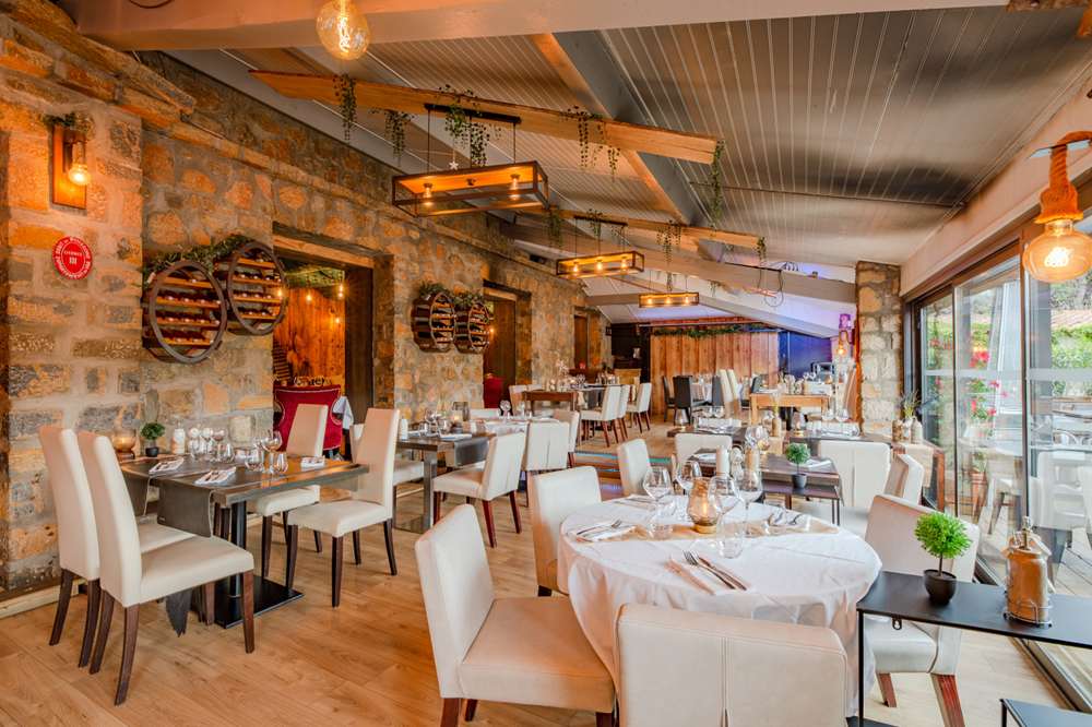 Coupon de réduction : À la carte Remise de 20 euros * - Valable chez LE MAS DES ANGES - à MONTAUROUX (83)